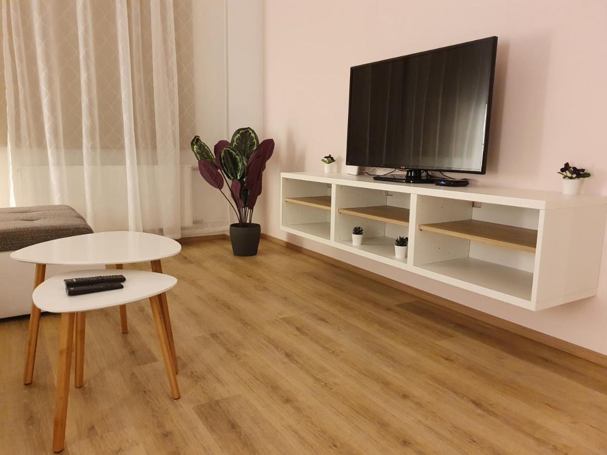 Over The River Apartment Tartu Esterno foto